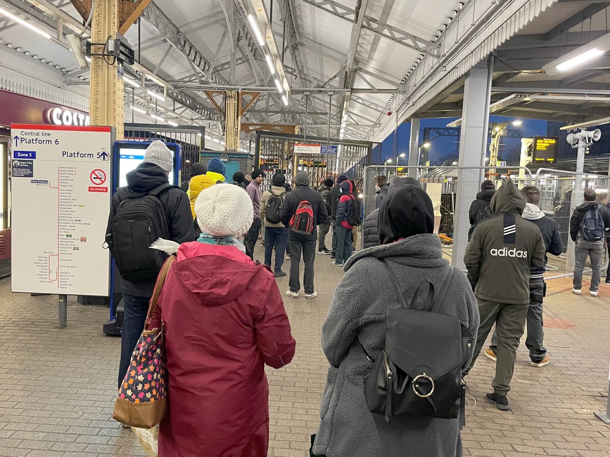 Tube disruption continues after strike