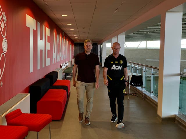 <p>Manchester United head of academy Nick Cox (left) with former head of first team development Nicky Butt</p>