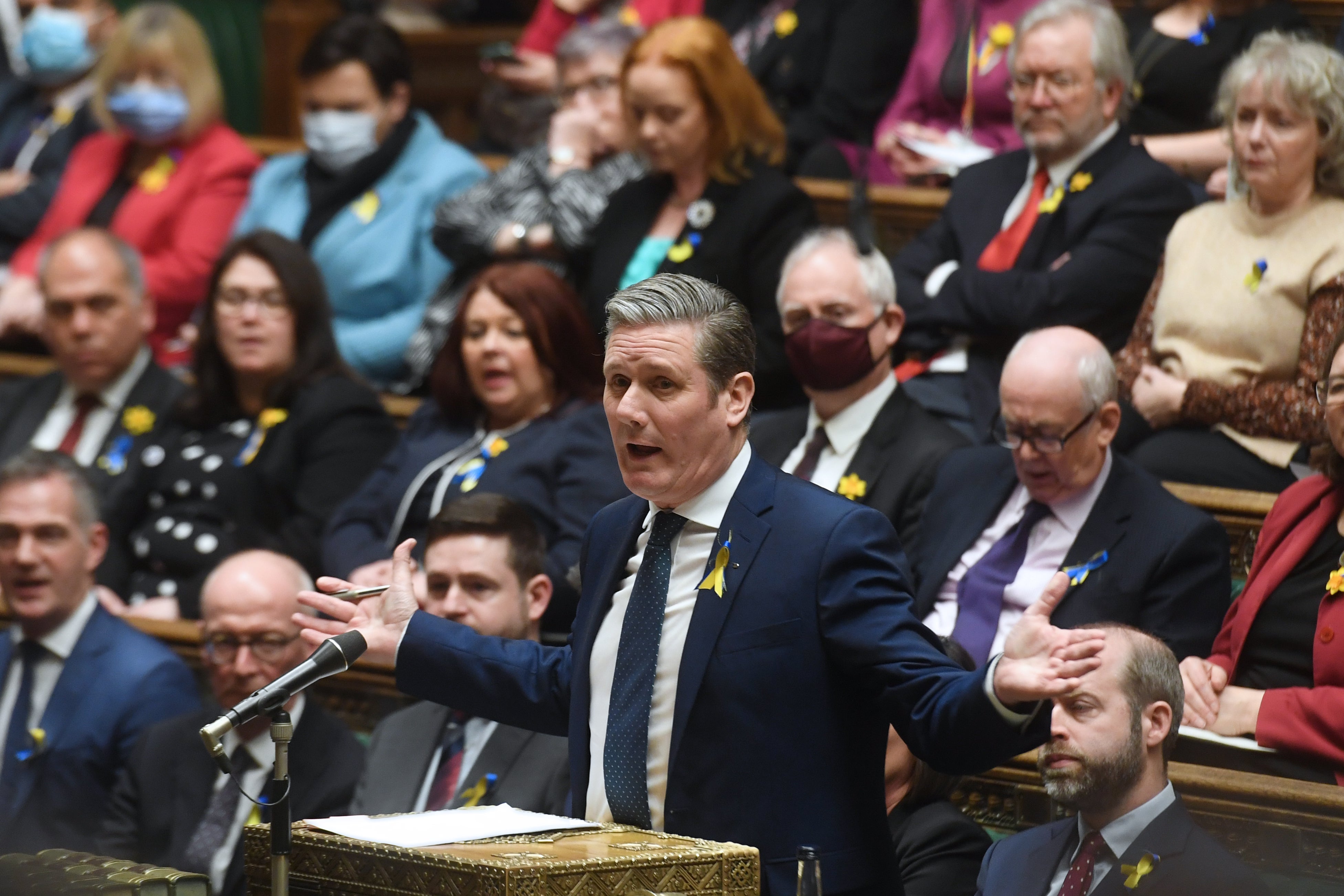 Pressure on Boris Johnson to tighten net on Russian oligarchs’ ‘dirty money’