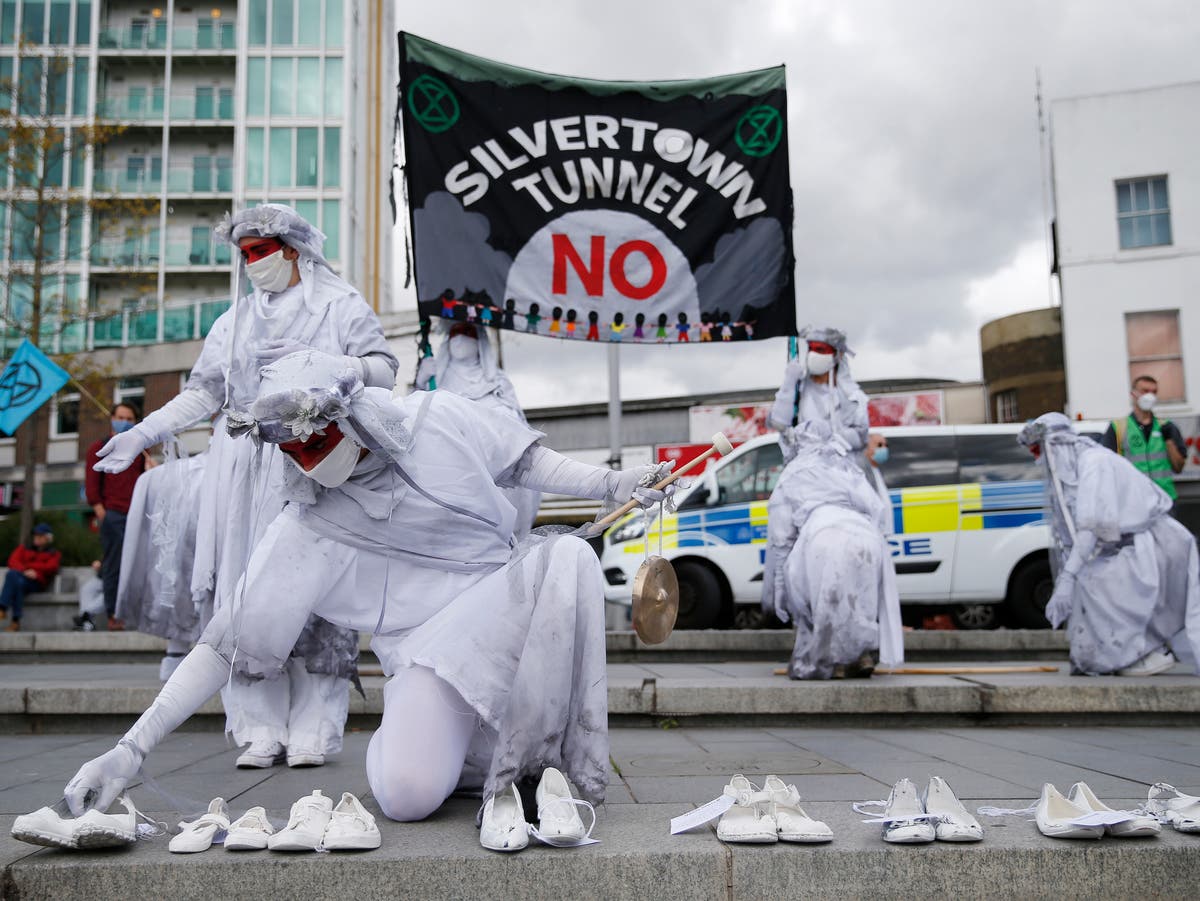 Council for &lsquo;most polluted borough&rsquo; urges London mayor to scrap new road tunnel plans