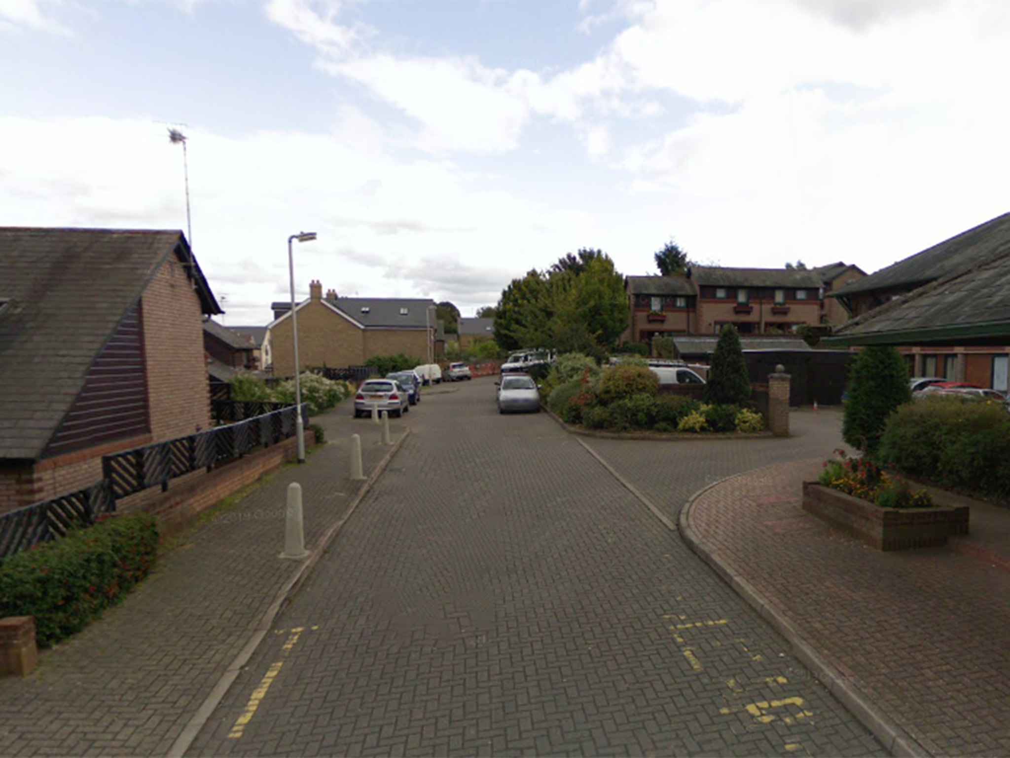 Police launch an investigation after a flat fire in Gossoms Ryde, Berkhamsted killed one man
