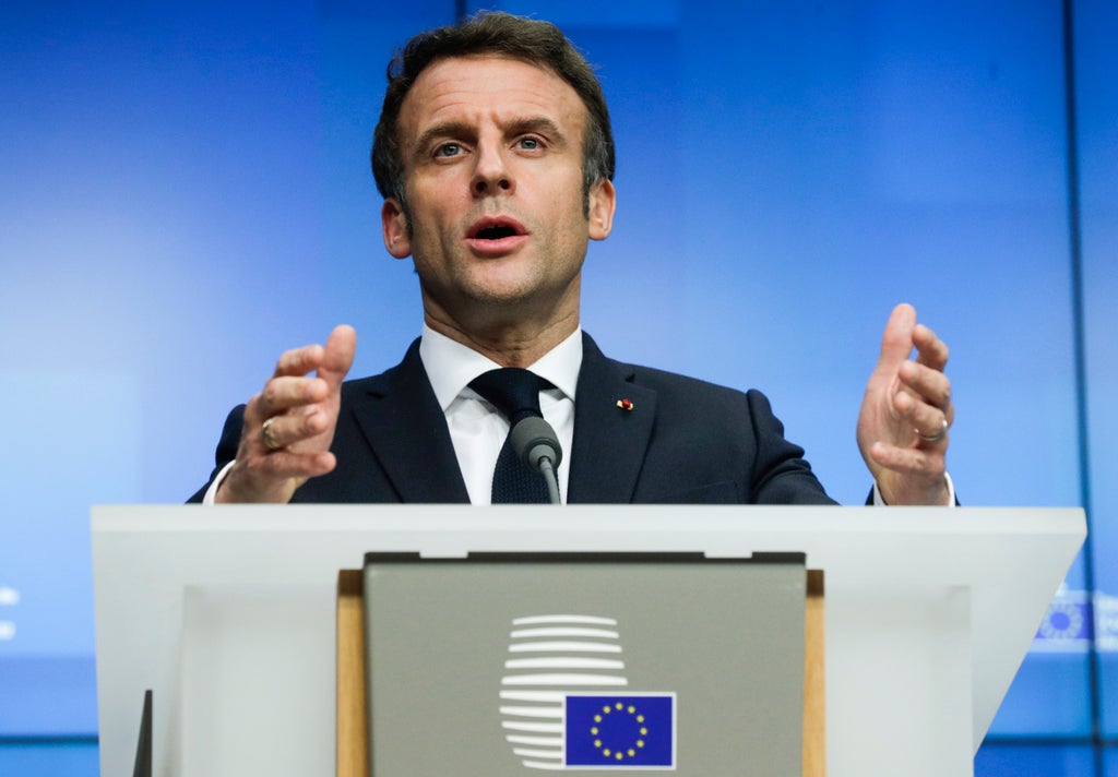Macron to seek 2nd term in France's April presidential vote