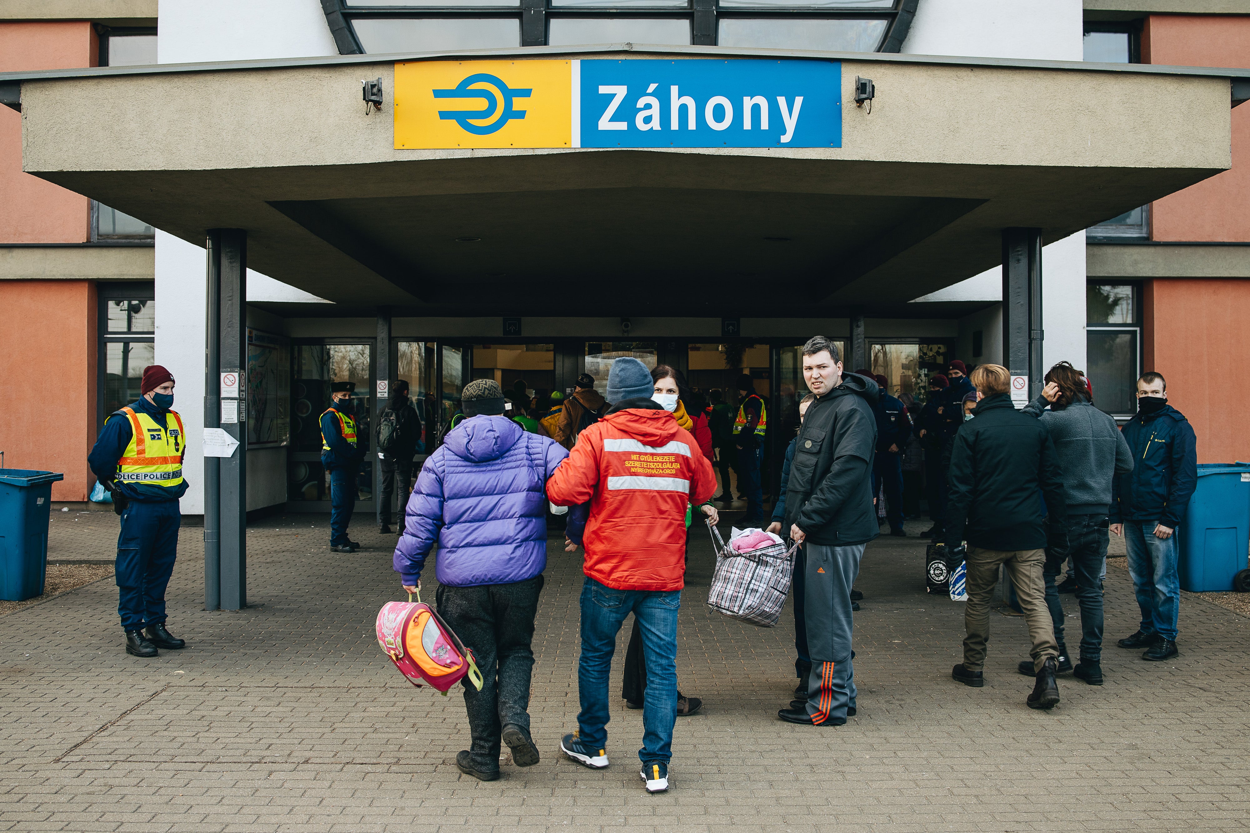 New arrivals from Ukraine at the railway station in Zahony