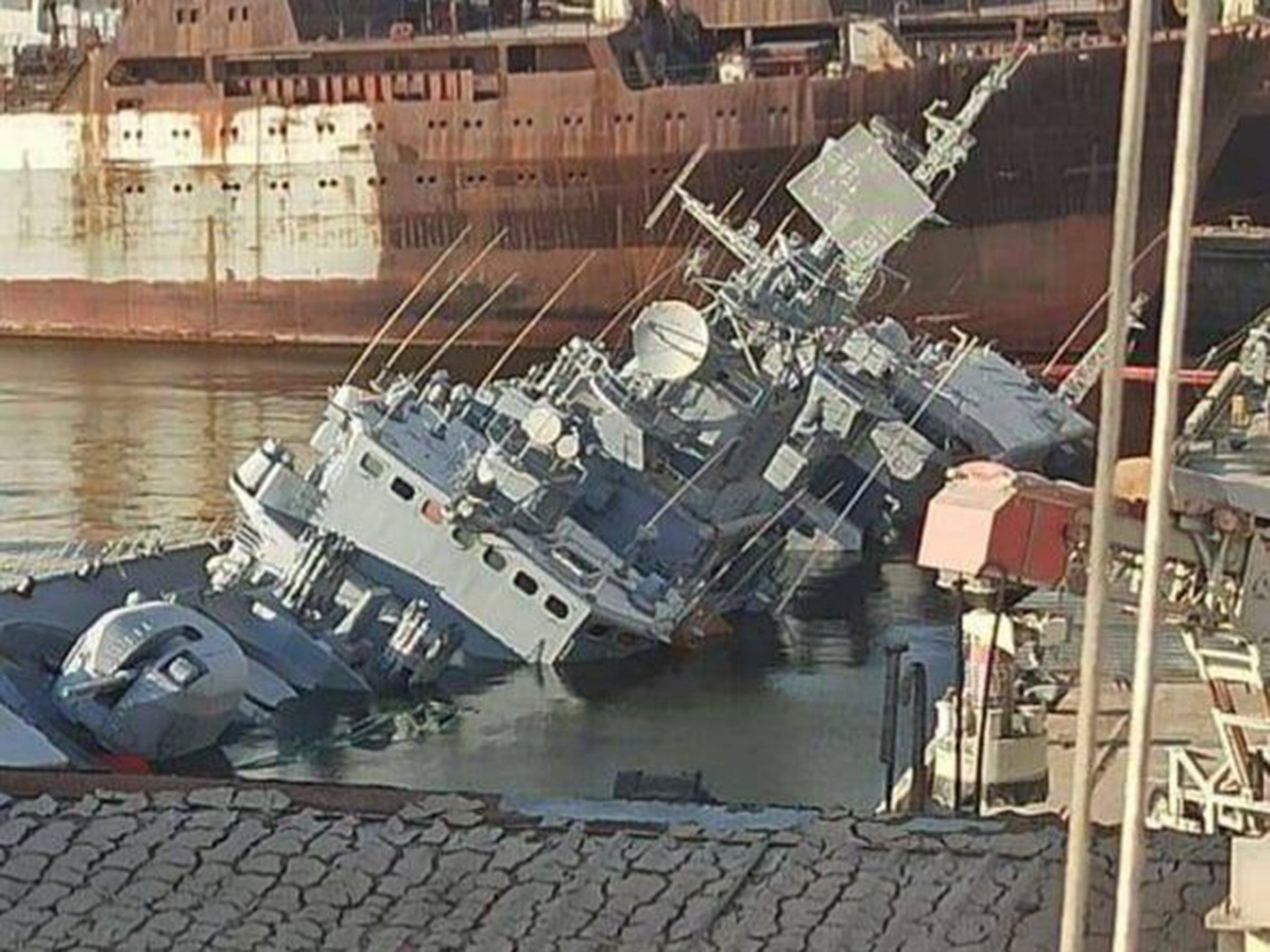 Hetman Sahaidachny was sunk in Black Sea harbour