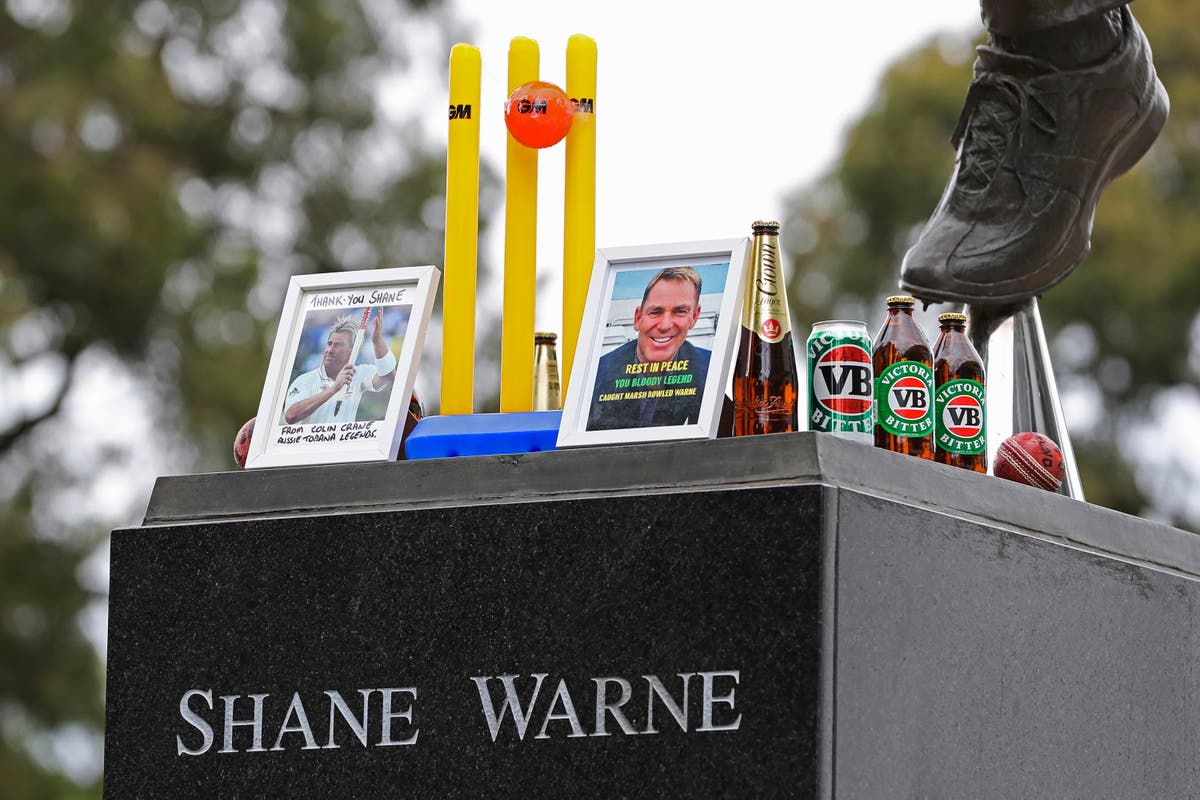 Cricket players and fans pay tribute to Shane Warne &ndash; in pictures