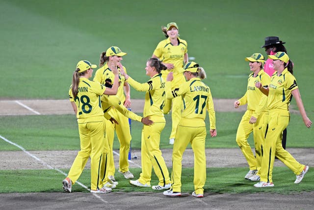 <p>Australia set an impressive target as England were defeated in their opening match  </p>