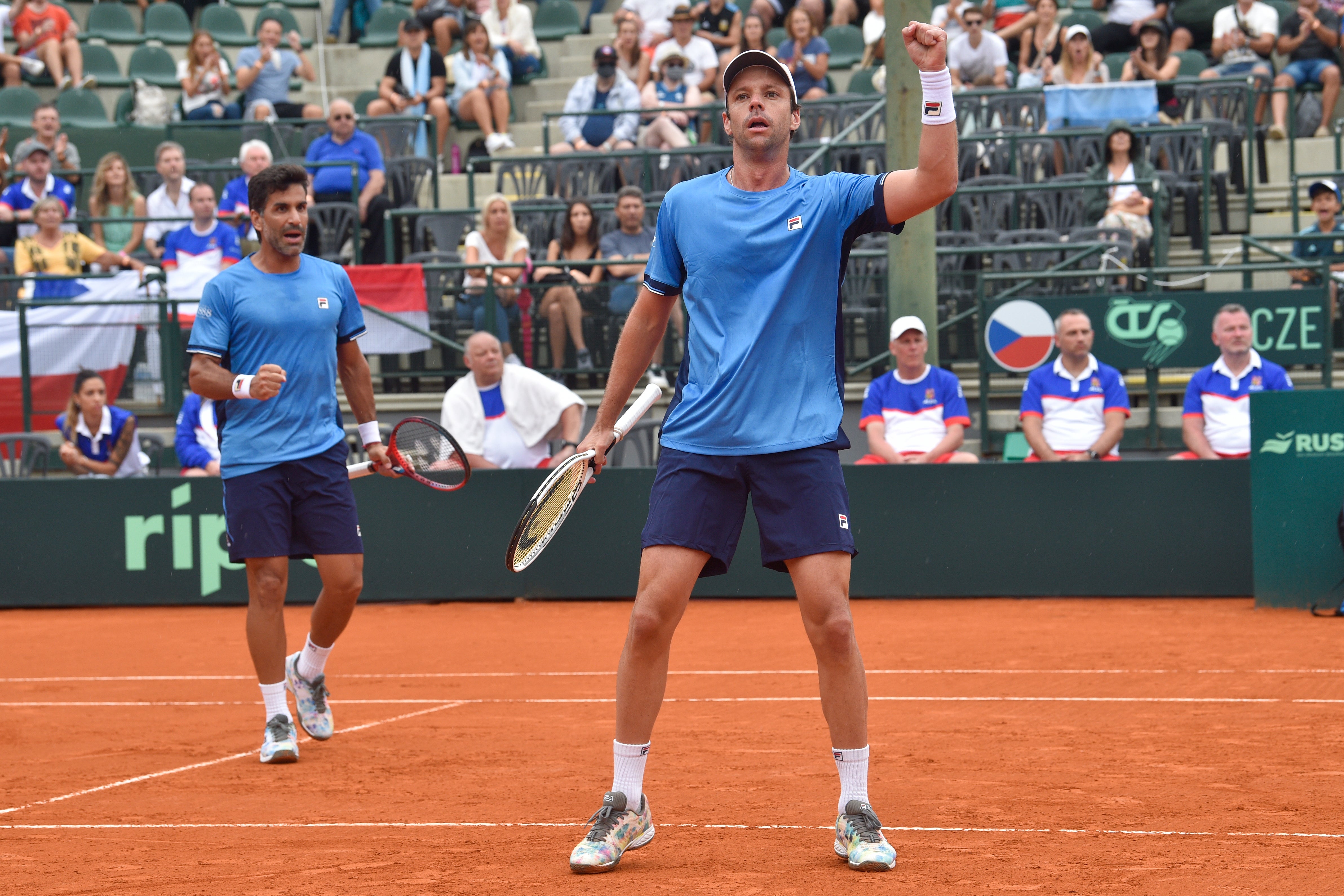 DAVIS ARGENTINA-REPÚBLICA CHECA