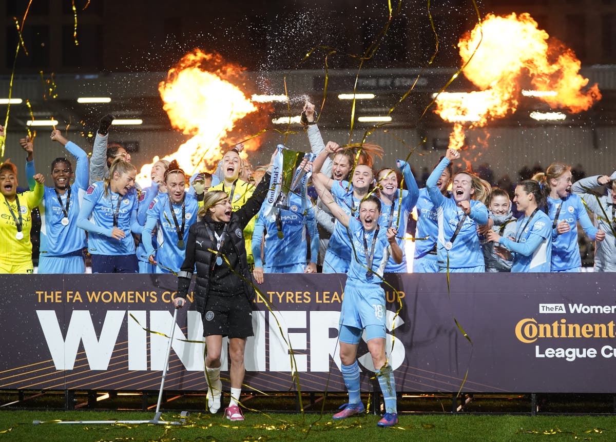 Caroline Weir applauds &ldquo;top performance&rdquo; as Manchester City lift League Cup