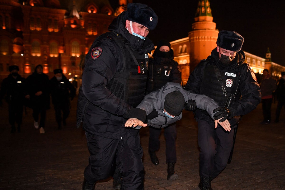 Thousands of people detained at latest anti-war protests in Russia