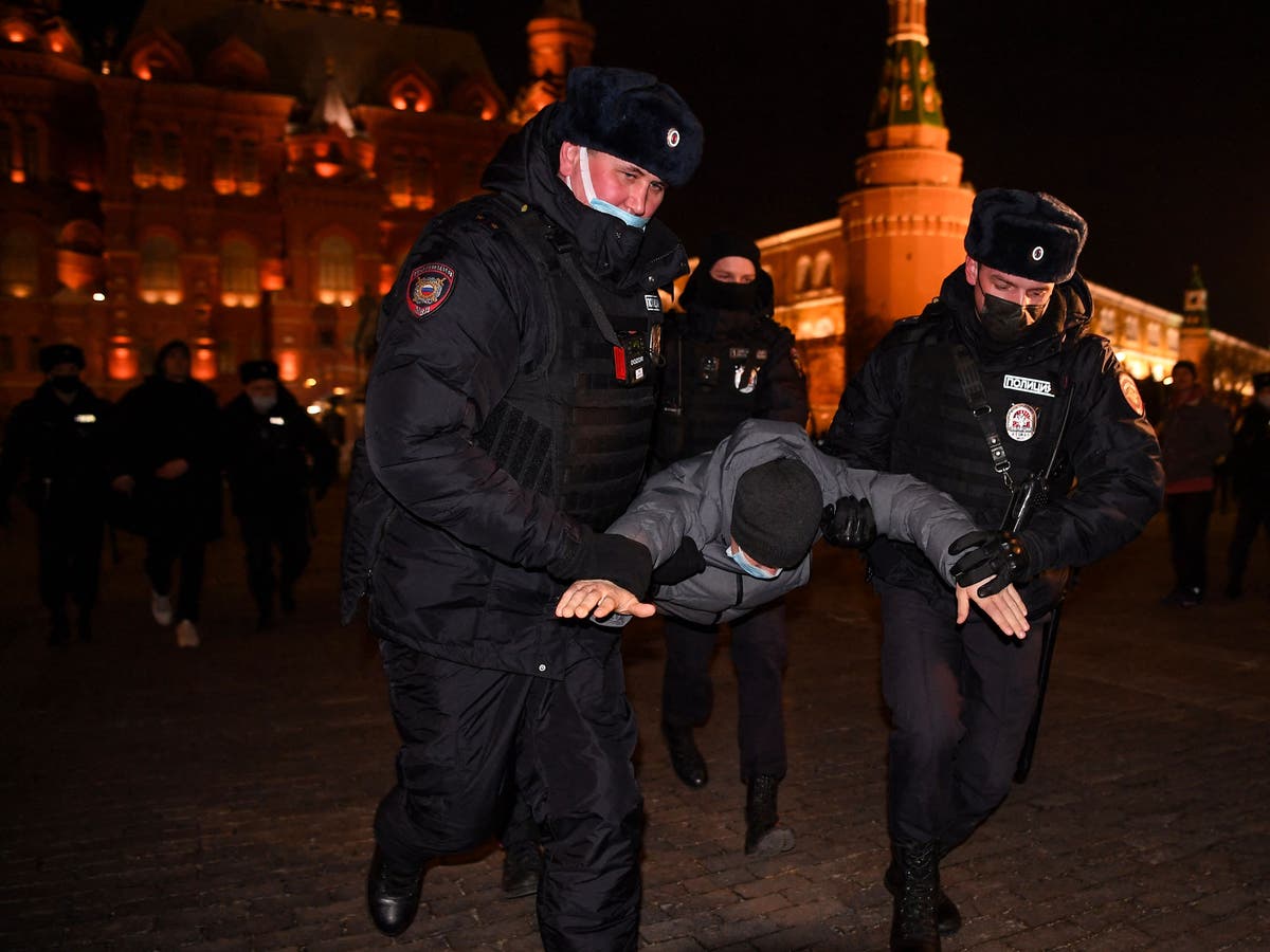 ロシアでの最近の反戦抗議で数千人が逮捕された