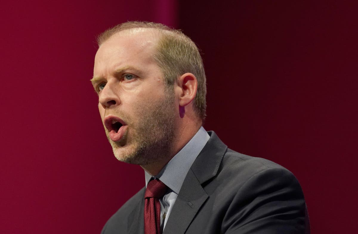 Russian oligarchs still have &lsquo;get out of London free&rsquo; card under new laws