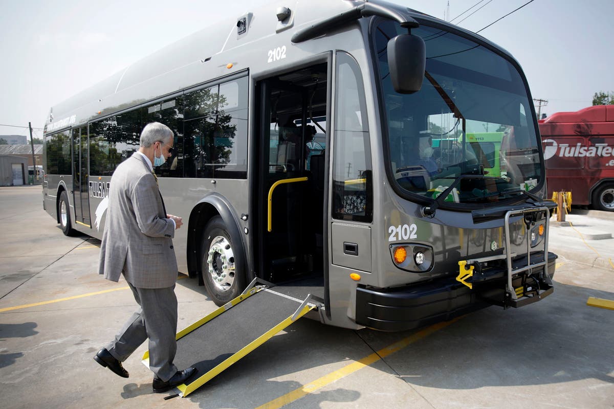 Public transit gets $3.7B to woo riders, adopt green fleets | The ...