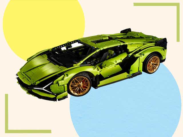 <p>The striking lime-green paint job makes it great for display after building </p>
