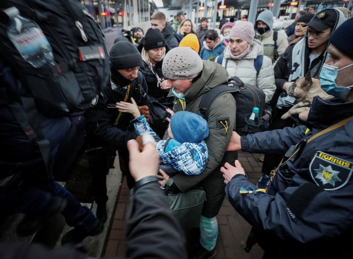 Child cancer patients forced to flee Kyiv hospital as Russian bombing intensifies 