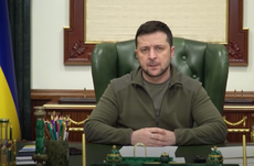 Ukraine news – live: Zelensky says Putin will attack Nato next as US bans Russian oil, gas and energy imports