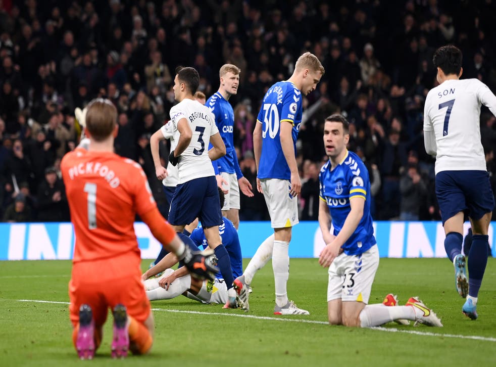 <p>Everton were picked apart by Spurs</p>