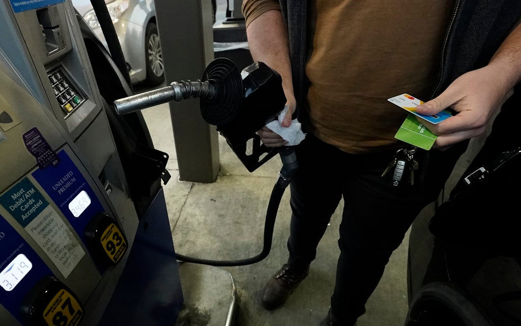 Q&A: Forecasters say gasoline prices likely to remain high 