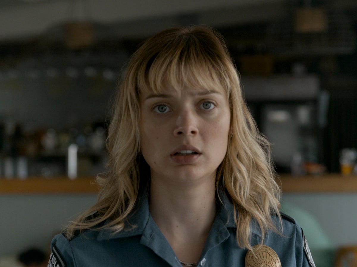 Pieces of Her on Netflix with Bella Heathcote