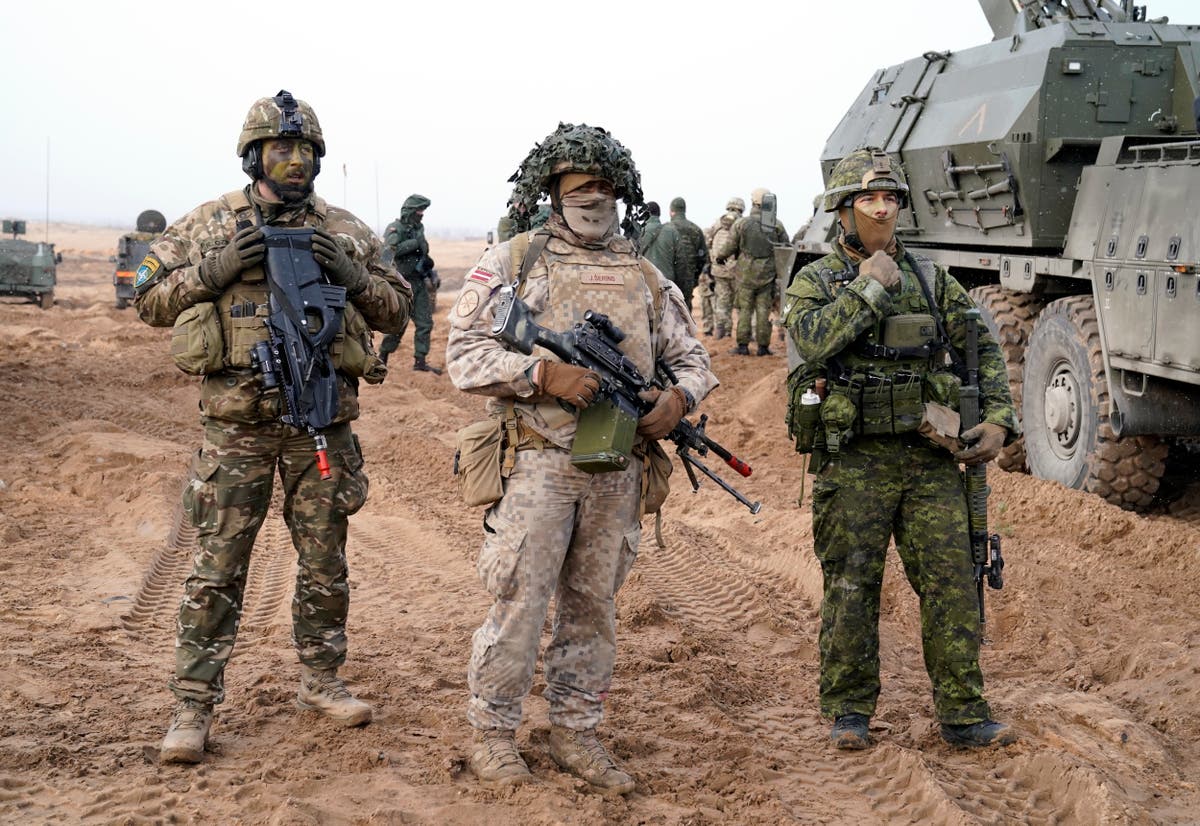 Страны нато вводят войска. Адажи Латвия база НАТО. NATO армия. Солдаты НАТО. Войска НАТО.