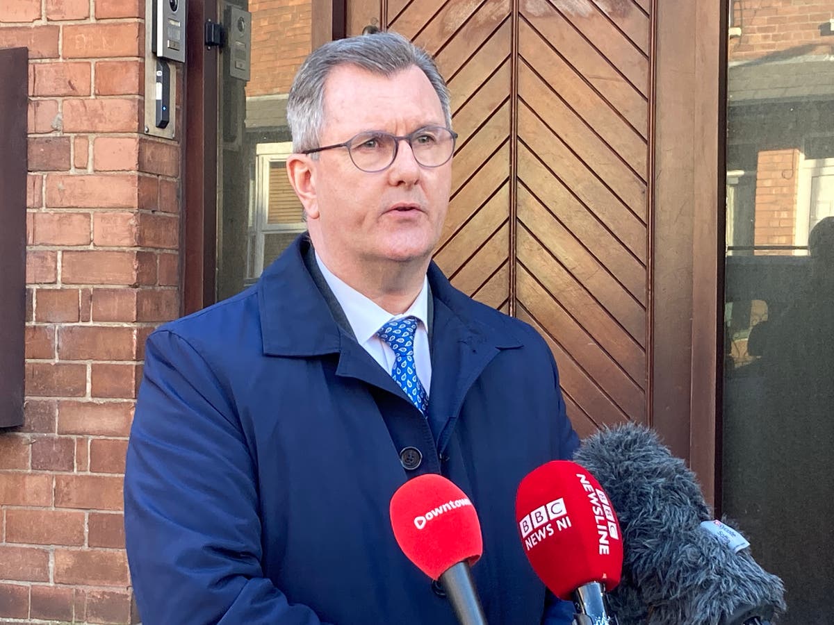 Provide relief to households by cutting rates bills – Sir Jeffrey Donaldson Provide relief to households by cutting rates bills – Sir Jeffrey Donaldson