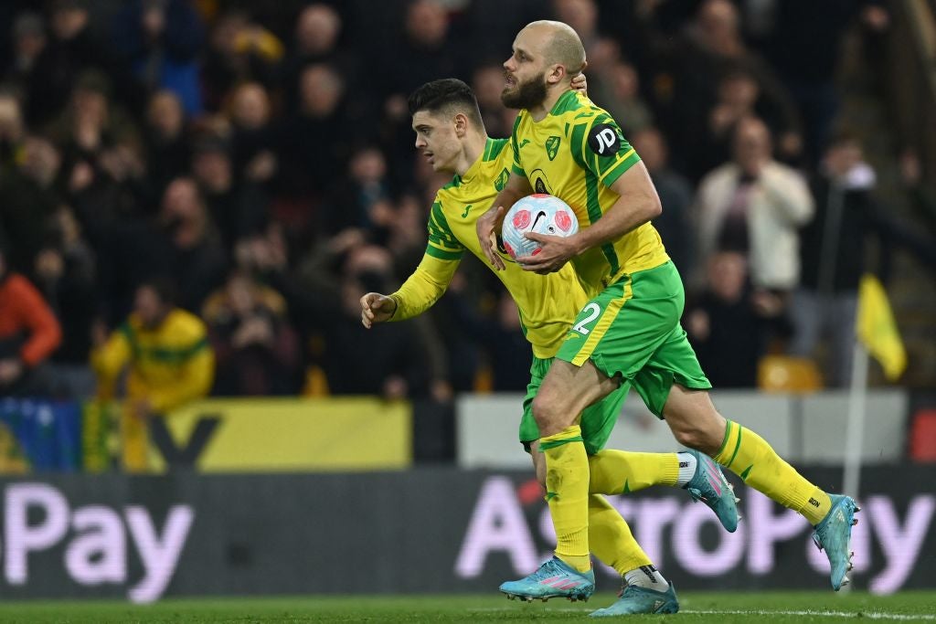 Teemu Pukki converted a second-half penalty to give Norwich late hope