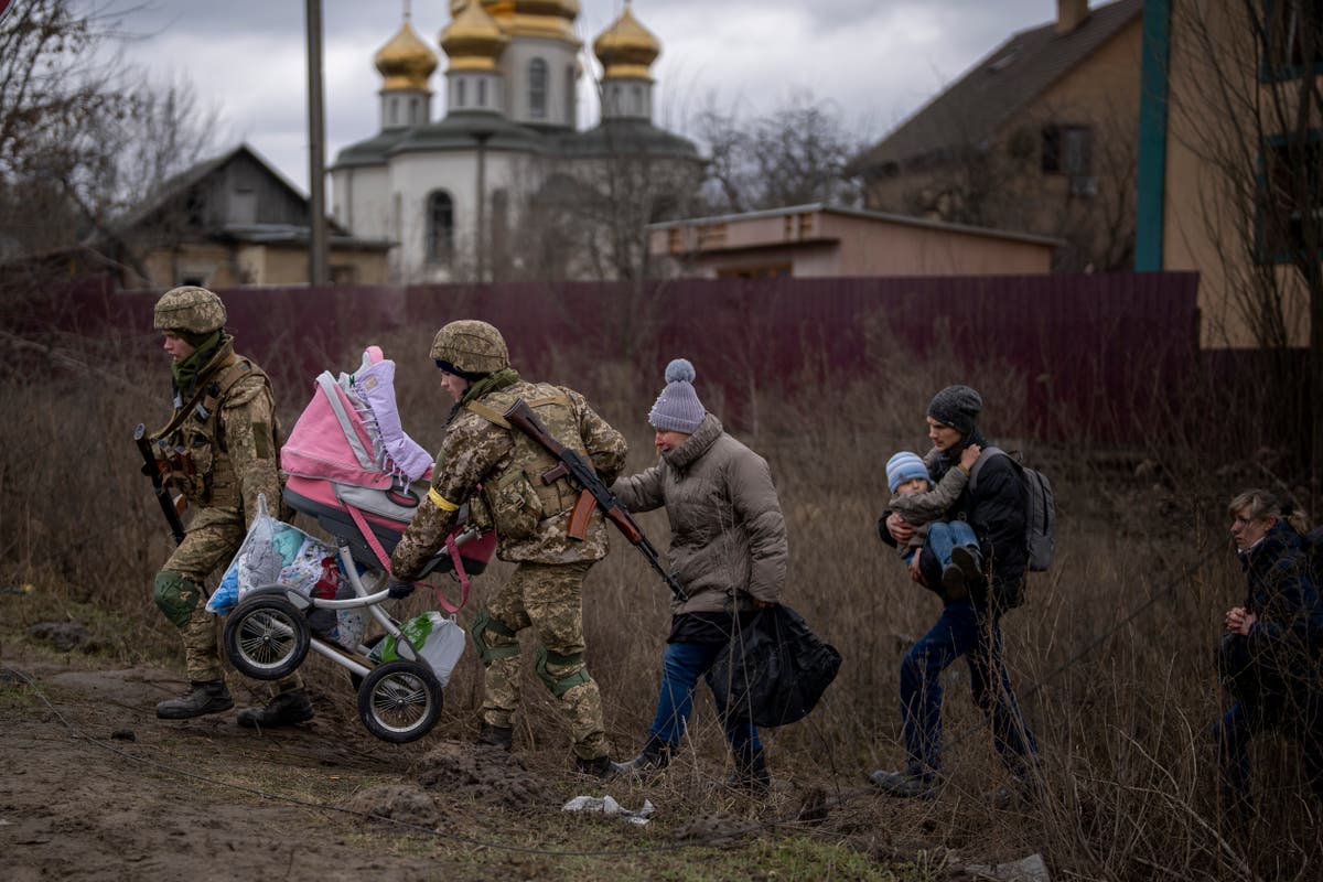 UK says Russia likely to &lsquo;reset&rsquo; forces for renewed offensive as troops close in on Kyiv