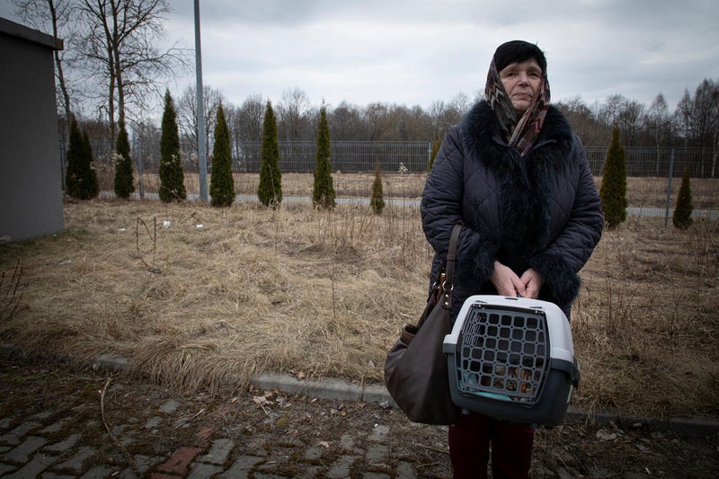 Ljudmila, from Kyiv, arrived in Poland with her daughter and their cat Munka: “I want to return to my home, I want peace everywhere and I don’t the war to continue … If you ask me more questions, I will cry.”