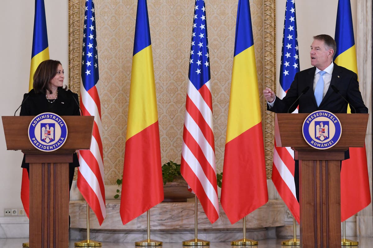 Konferensi pers bersama Kamala Harris dengan presiden Rumania tiba-tiba terputus