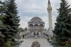 Russia shells mosque sheltering 80 people in Mariupol while city under severe attack, Ukraine says