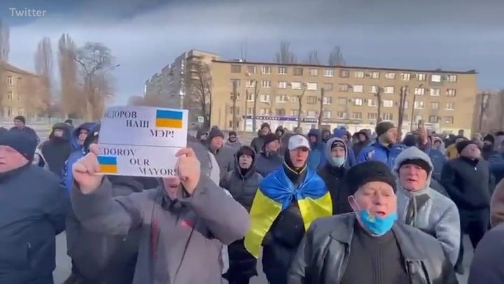 Ukraine: Melitopol residents demand release of mayor allegedly kidnapped by Russian troops