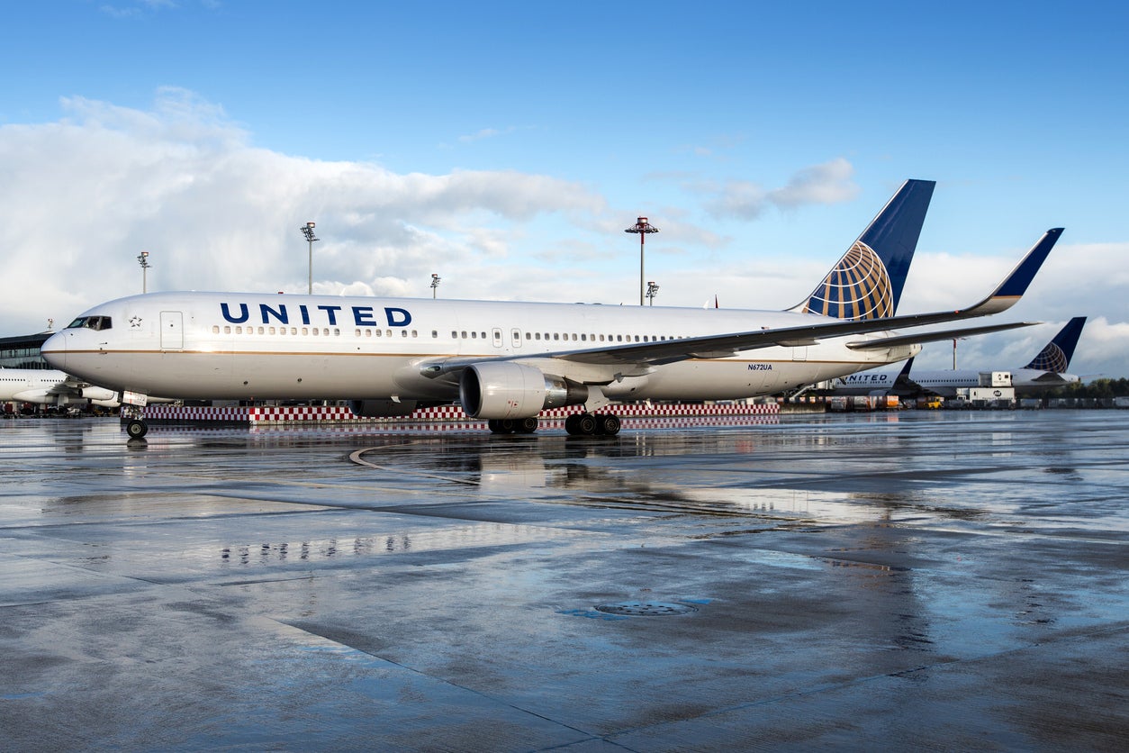 A United Airlines Boeing 767-300