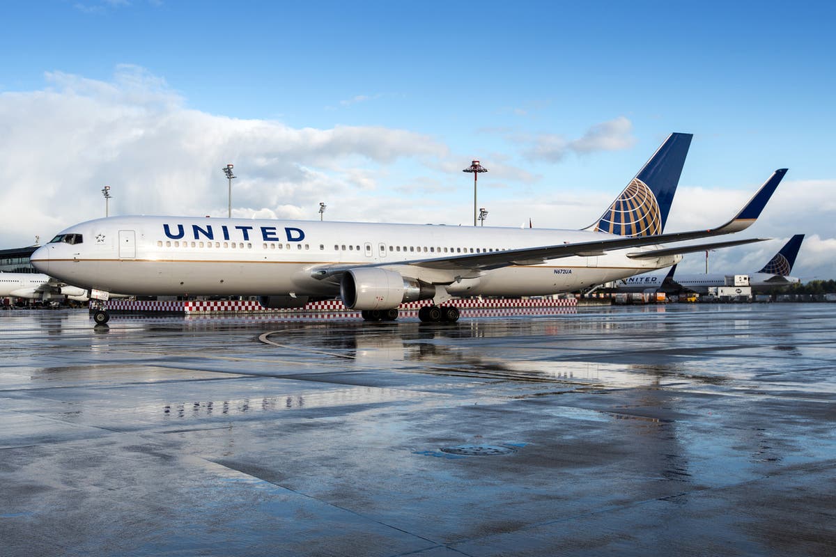 United pilot makes ‘terrifying’ explosion announcement before emergency landing