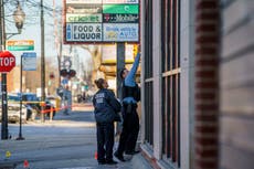 Shooting outside Chicago pizza shop leaves 7 men wounded