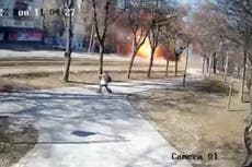 Man strolling through park in Kyiv narrowly avoids intercepted missile exploding in front of him