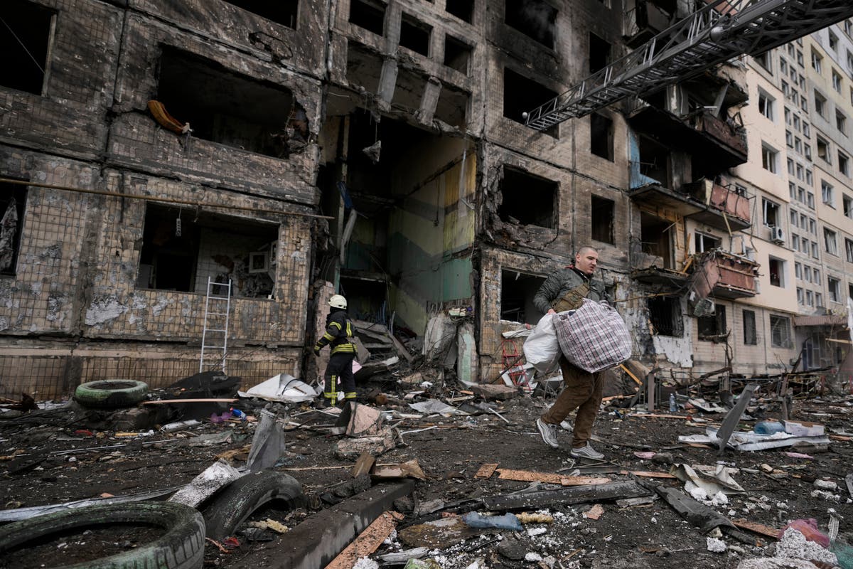 Russia pounds away at Ukraine as two sides plan more talks