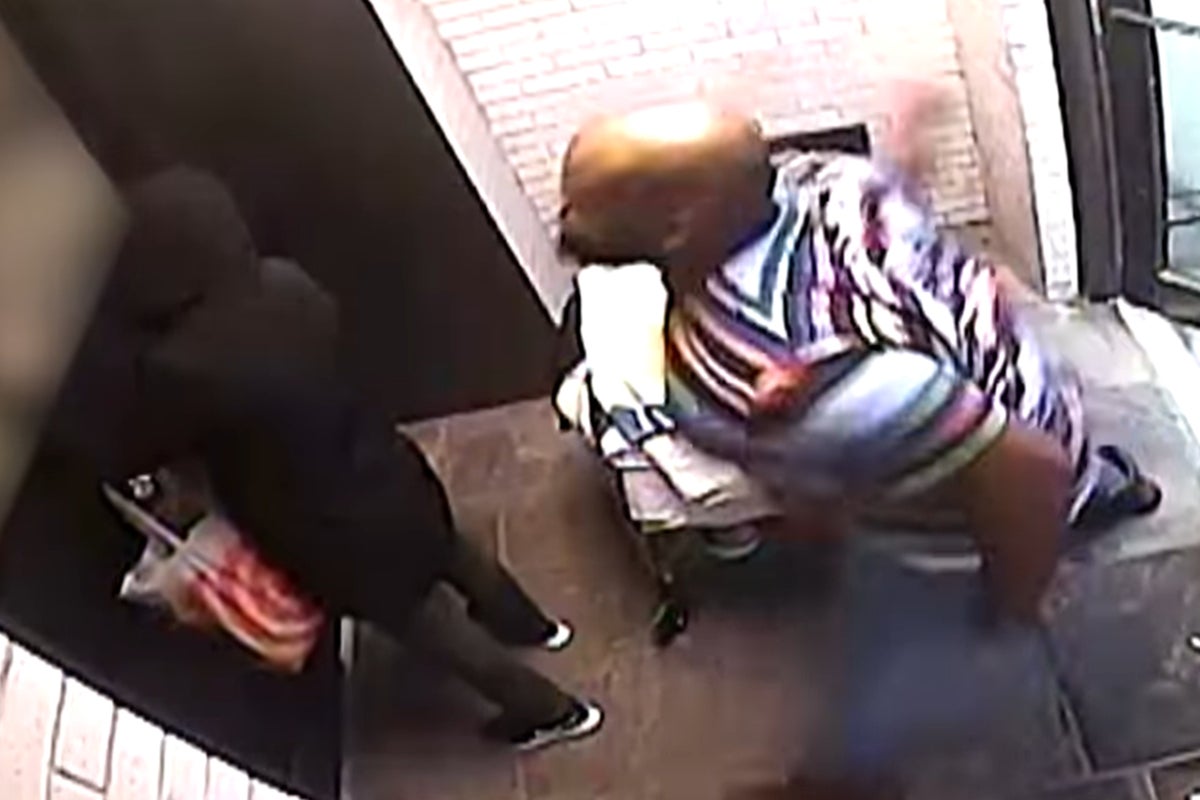 New York: Man charged with hate crime after punching Asian woman 125 ...