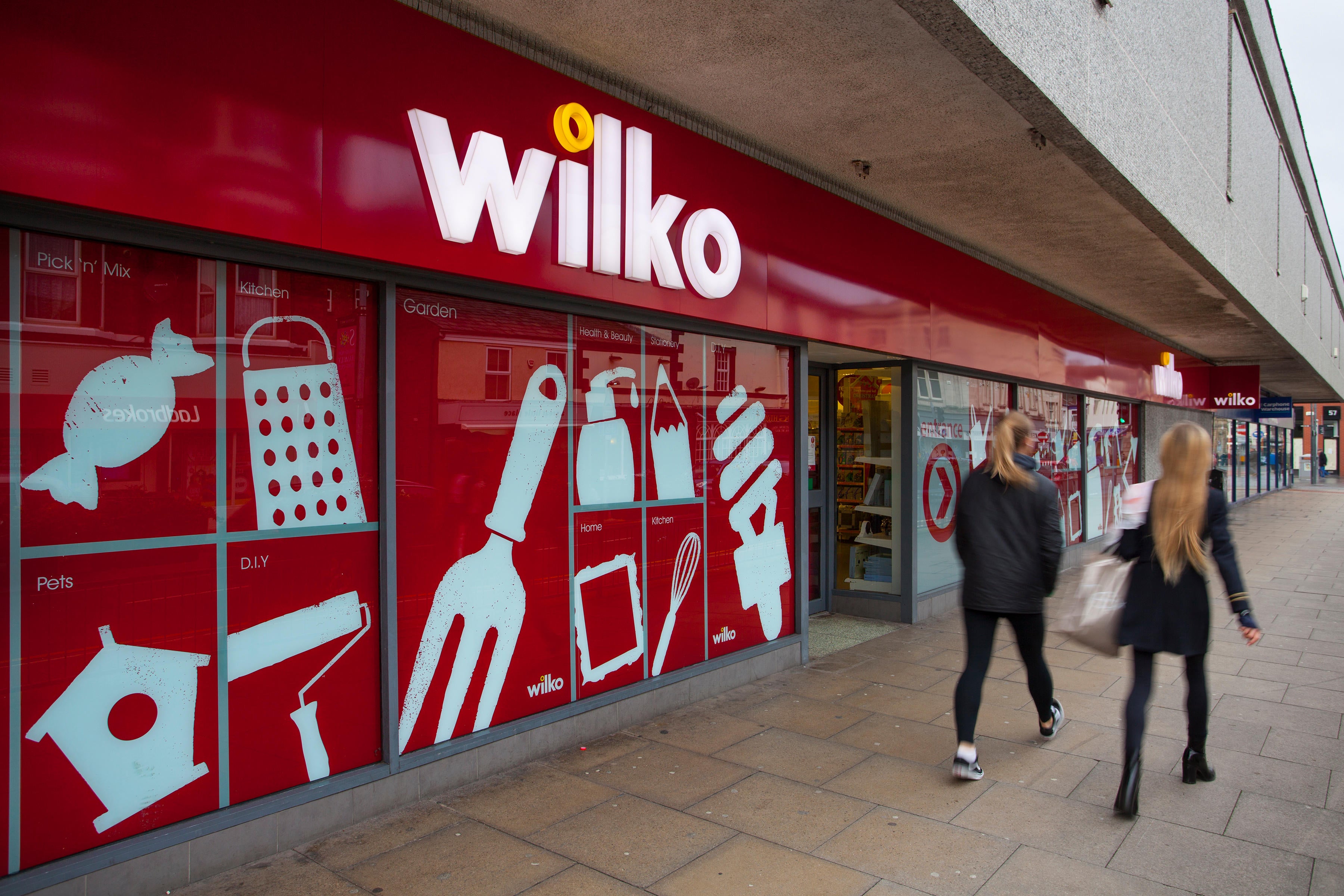 Wilko has apologised after telling staff to attend work even if they tested positive for Covid-19