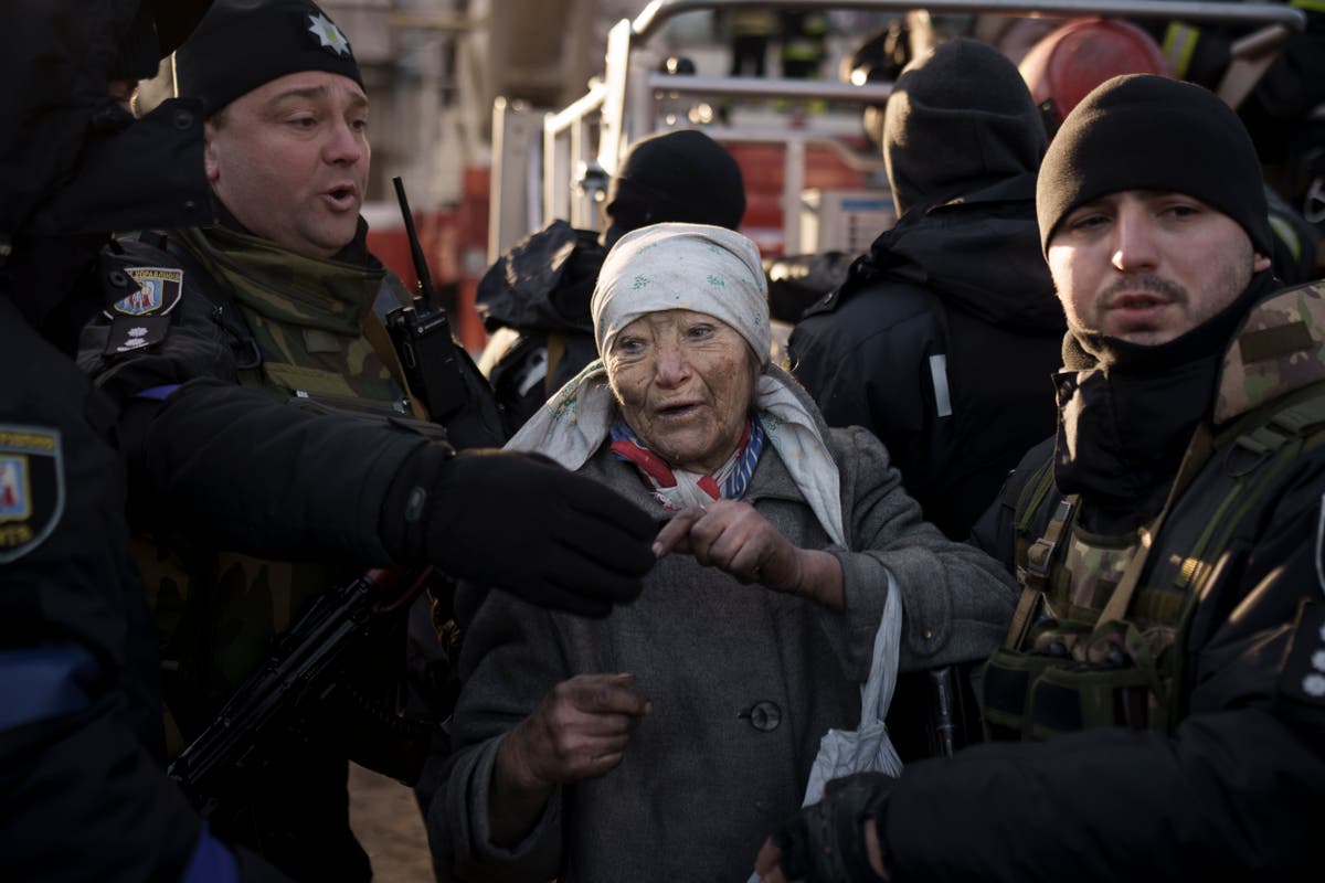 Russia steps up assaults as Ukraine appeals for more help 
