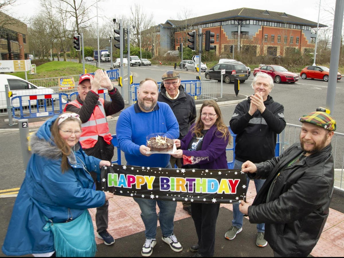 Angry residents throw &lsquo;birthday party&rsquo; for long-running roadworks