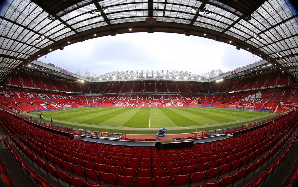 Manchester United considering demolition in Old Trafford redevelopment