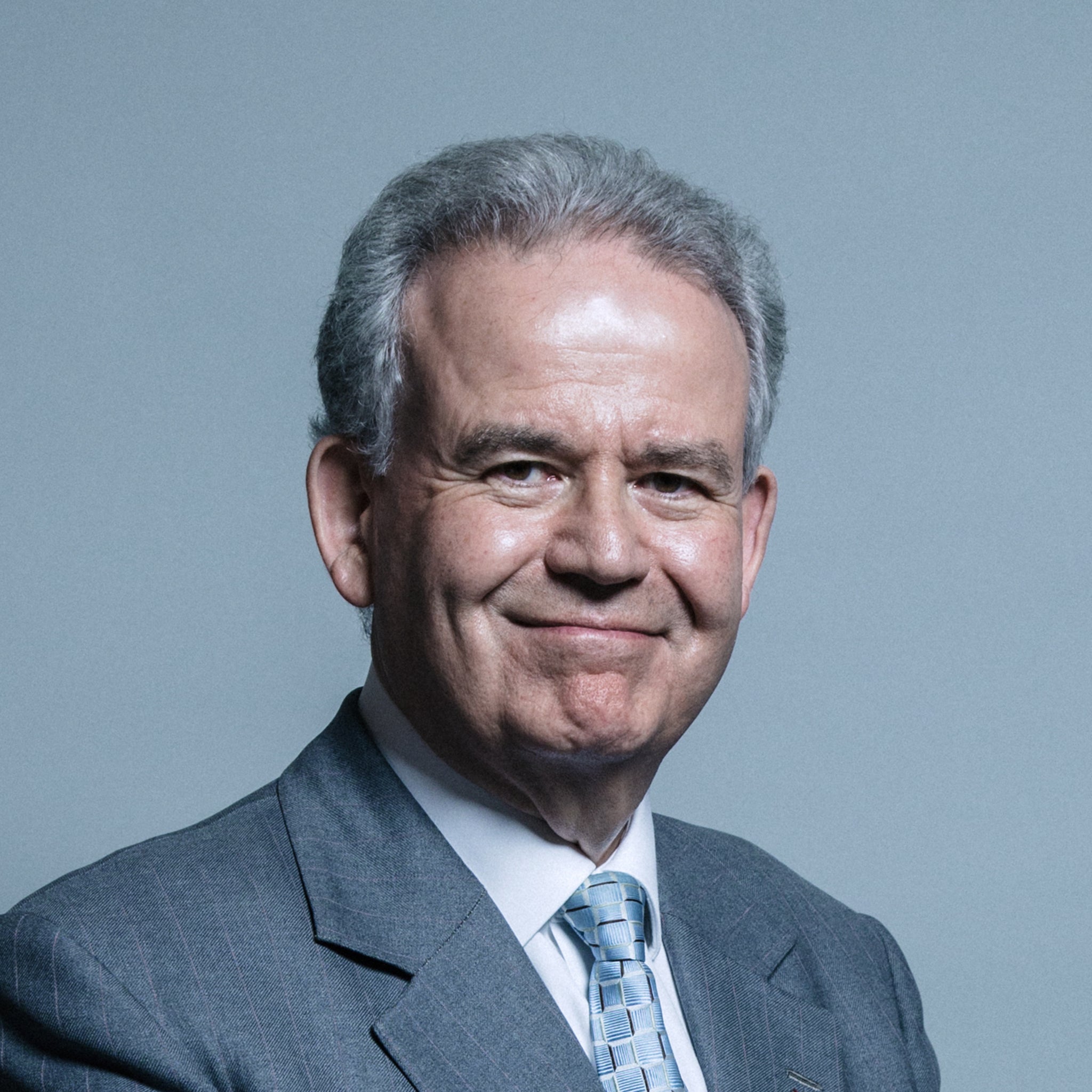Tory MP Julian Lewis has warned against becoming dependent on ‘another unreliable and sometimes hostile regime’