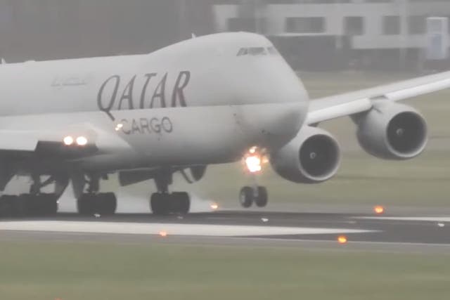 <p>Qatar Airways cargo plane struggled to land at Schiphol Airport</p>