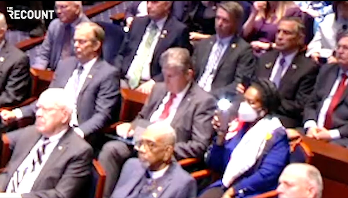 Joe Manchin seen swiping on iPad during Zelensky’s speech to Congress