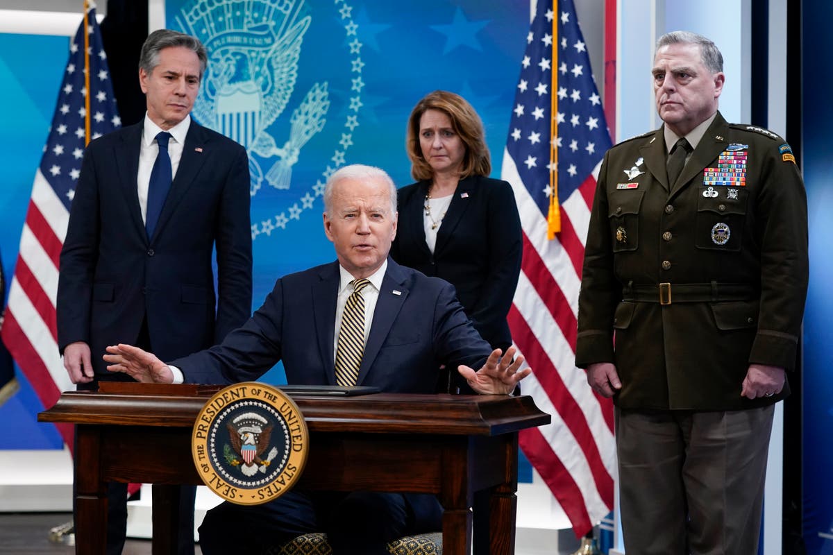 Biden says US will assist Ukraine with acquiring ‘longer-range’ anti-aircraft systems