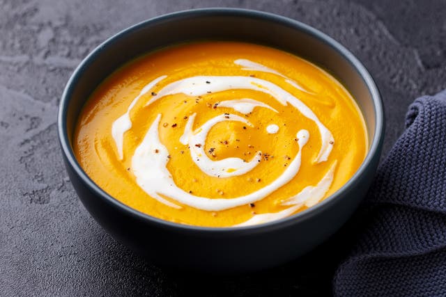 <p>Spicy peanut and pumpkin soup: a promise of warmth on those cool autumn nights </p>