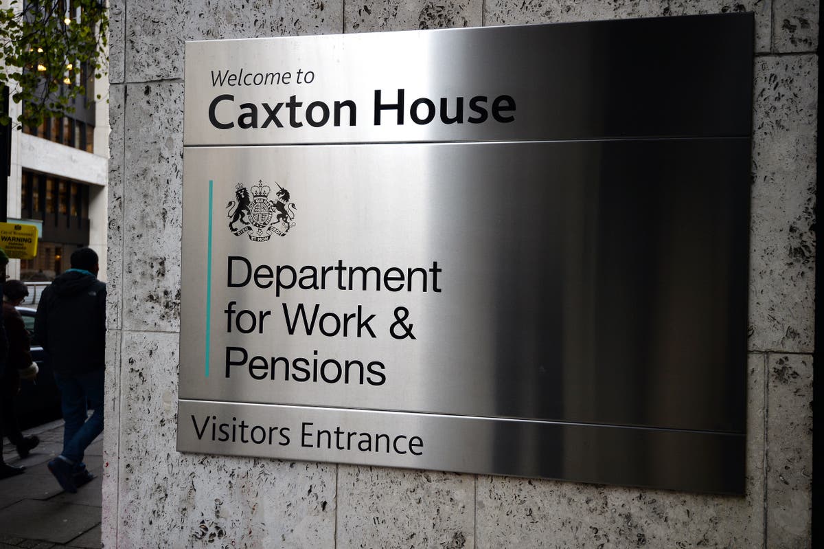 DWP job cuts mean workers are being ‘abandoned’, says union