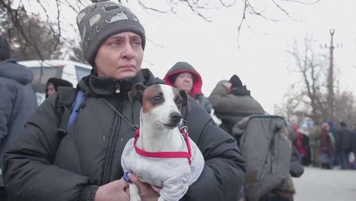 Mariupol residents evacuate besieged city devastated by Russian attacks