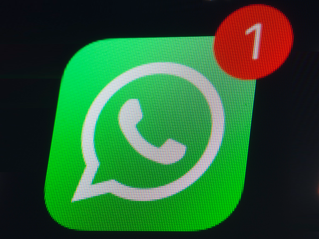 <p>WhatsApp voice notes will no longer force users to stay in the chat to listen to them on Android</p>