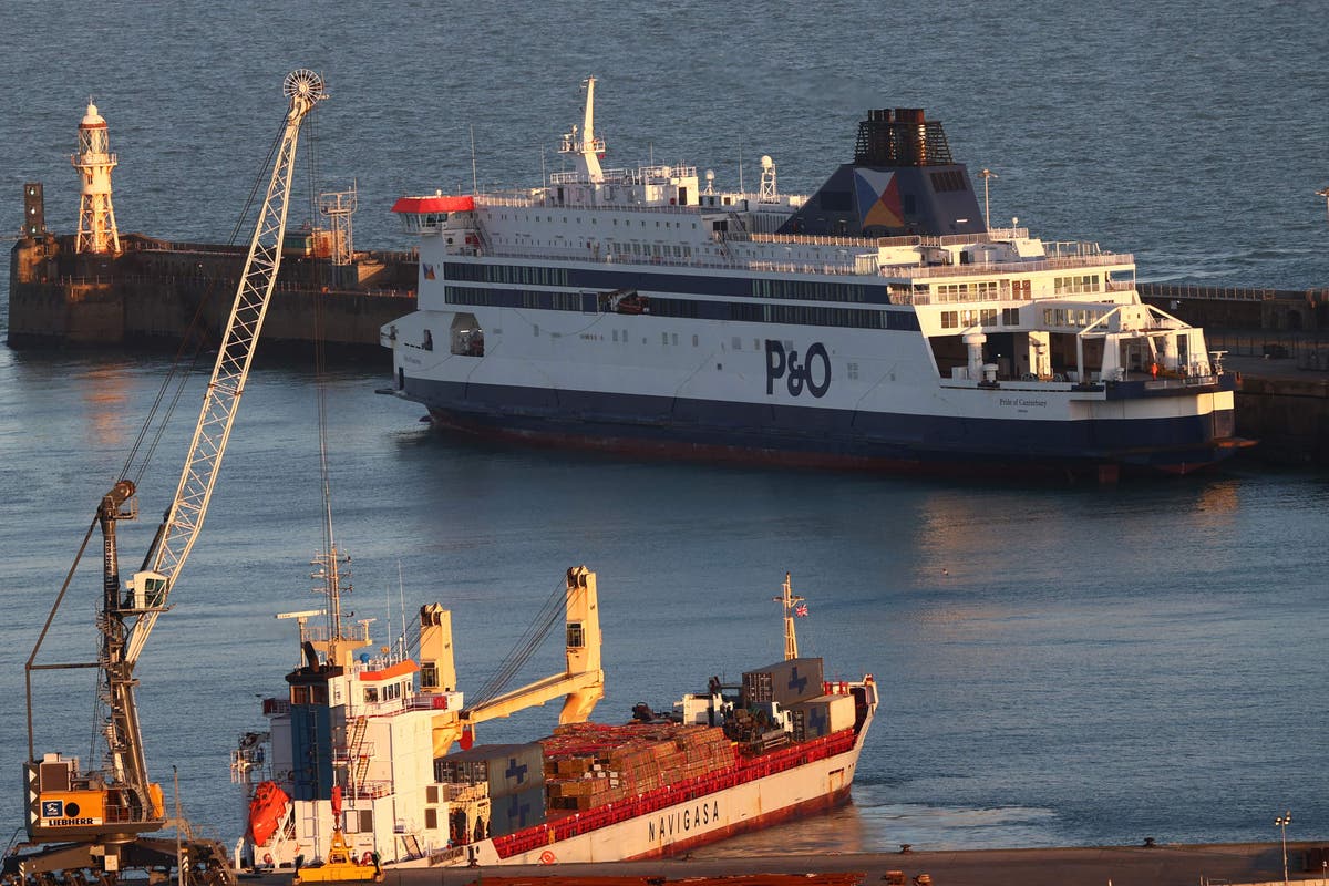 ‘National scandal’: Government urged to step in as P&O ferries sacks 800 workers ‘National scandal’: Government urged to step in as P&O ferries sacks 800 workers