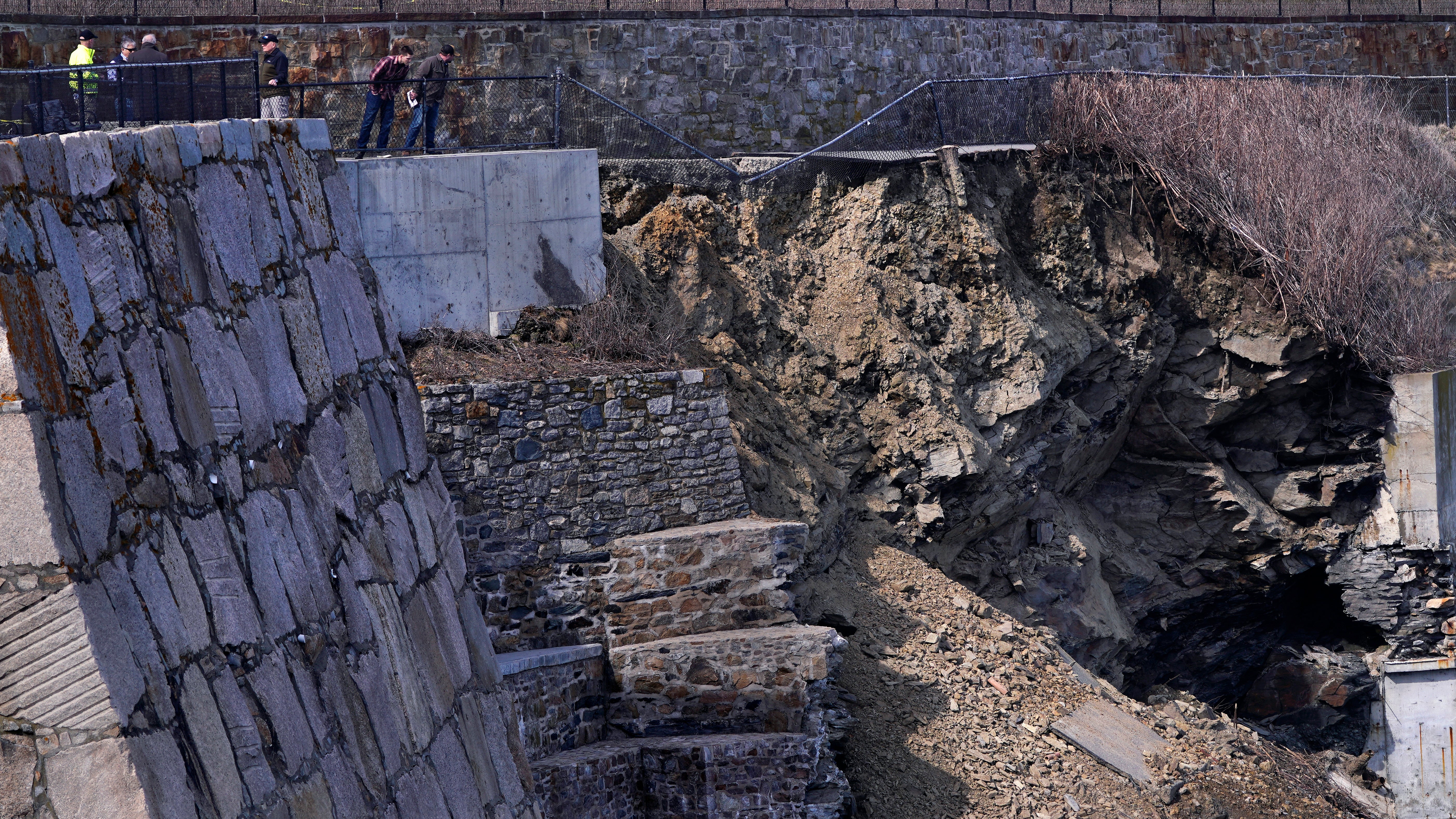 Rhode Island-Cliff Walk Collapse